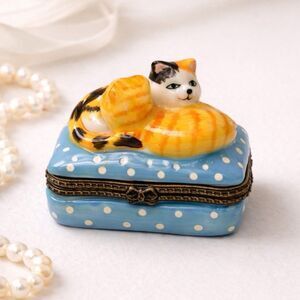 Vintage Two Sleeping Cats Trinket Box Ceramic Blue Polka Dot Jewelry Cat Decor